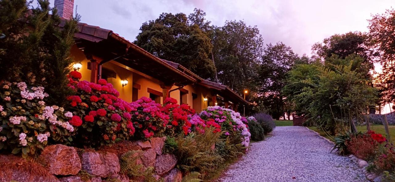 Casas Rurales Entrecastanos Onís Kültér fotó