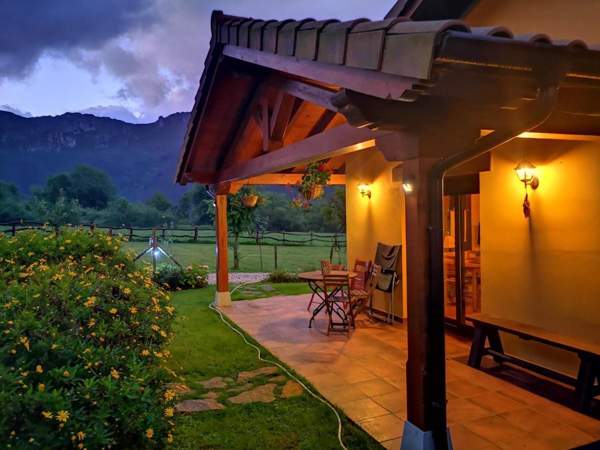 Casas Rurales Entrecastanos Onís Kültér fotó