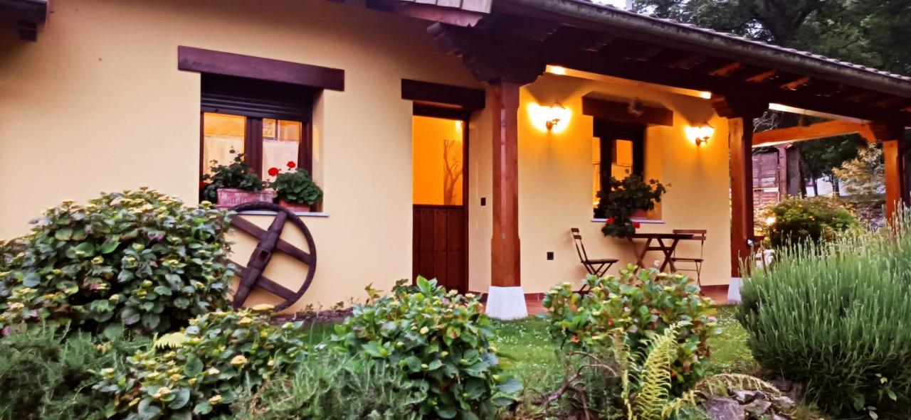 Casas Rurales Entrecastanos Onís Kültér fotó