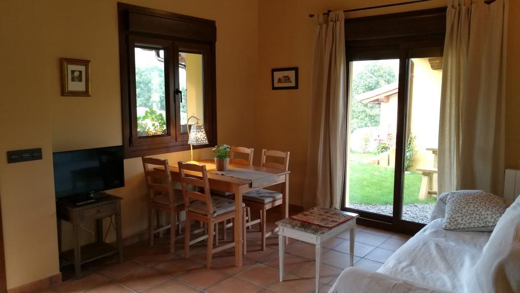 Casas Rurales Entrecastanos Onís Kültér fotó