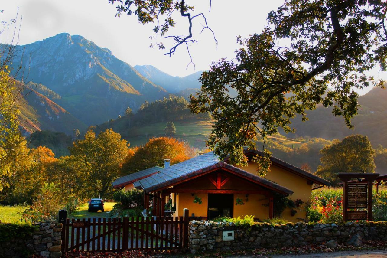 Casas Rurales Entrecastanos Onís Kültér fotó
