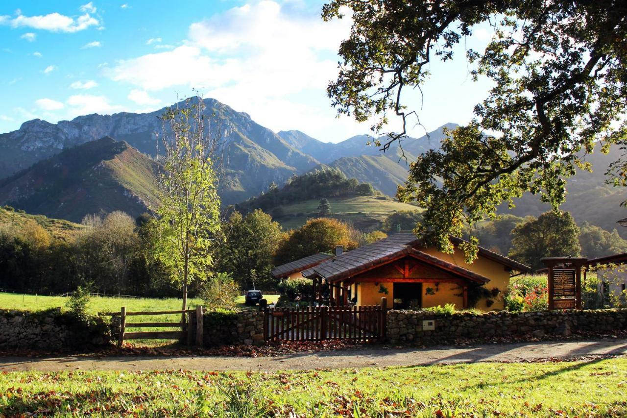 Casas Rurales Entrecastanos Onís Kültér fotó